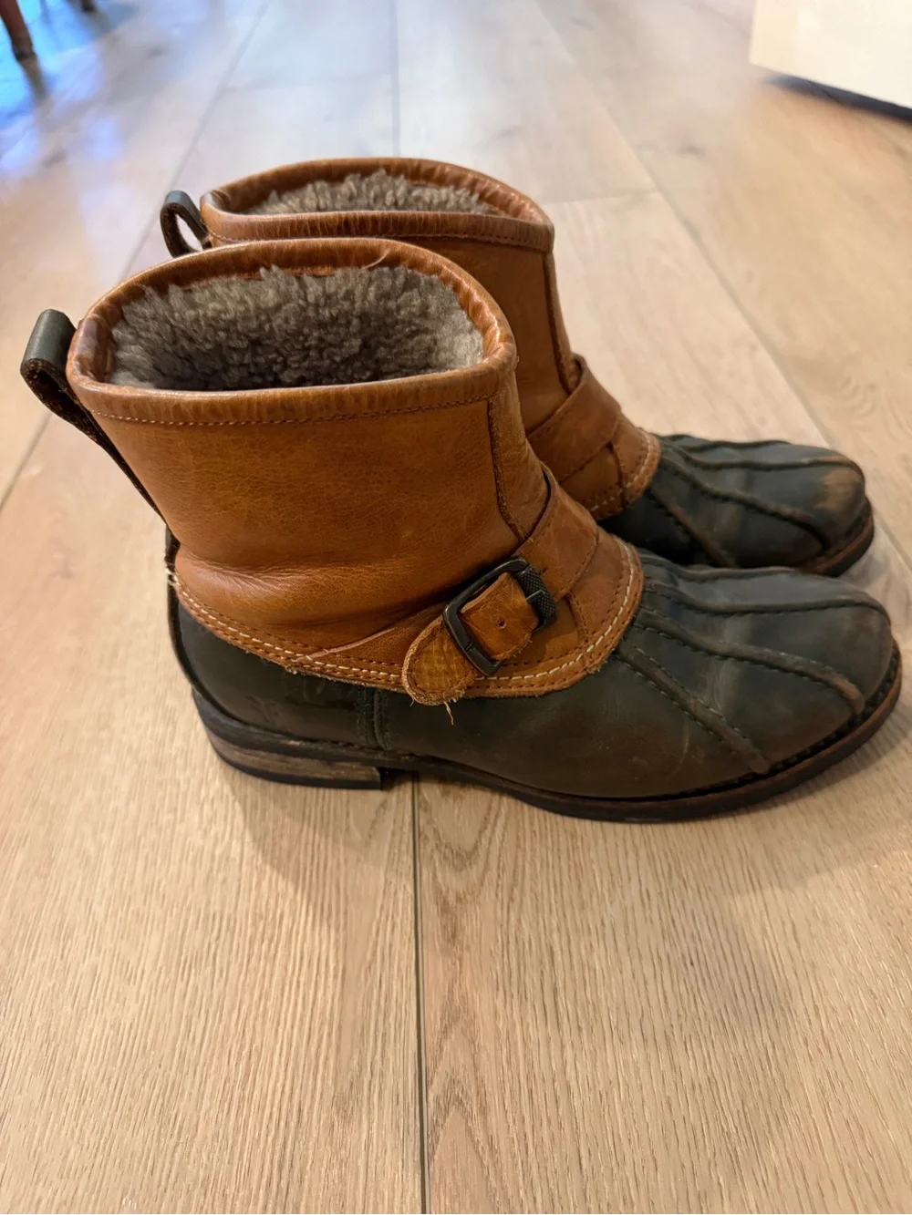 Frye Veronica Duck Engineer Sherling Winter Boots